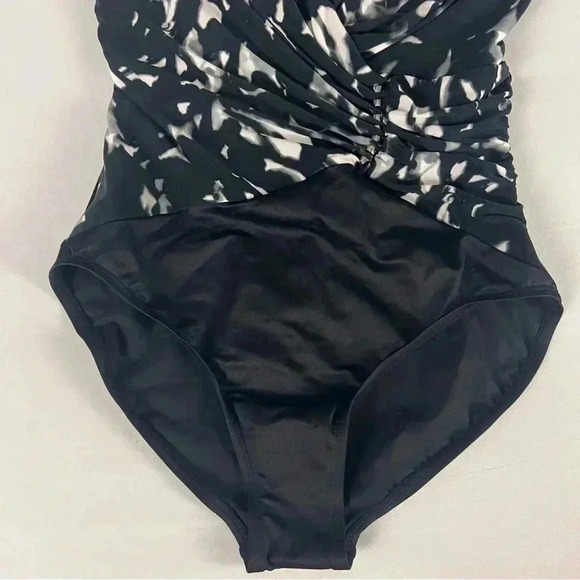 NWOT Magicsuit Dream State Bindy One Piece Swimsuit - Picture 9 of 13